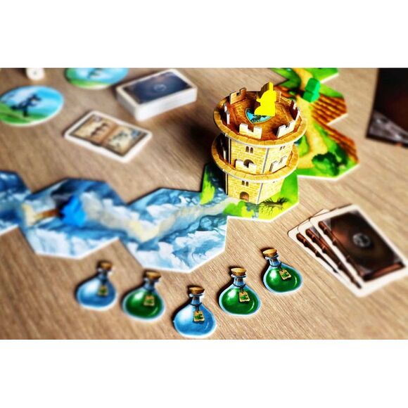 Wandering Towers Board Game - Picture 4 of 9